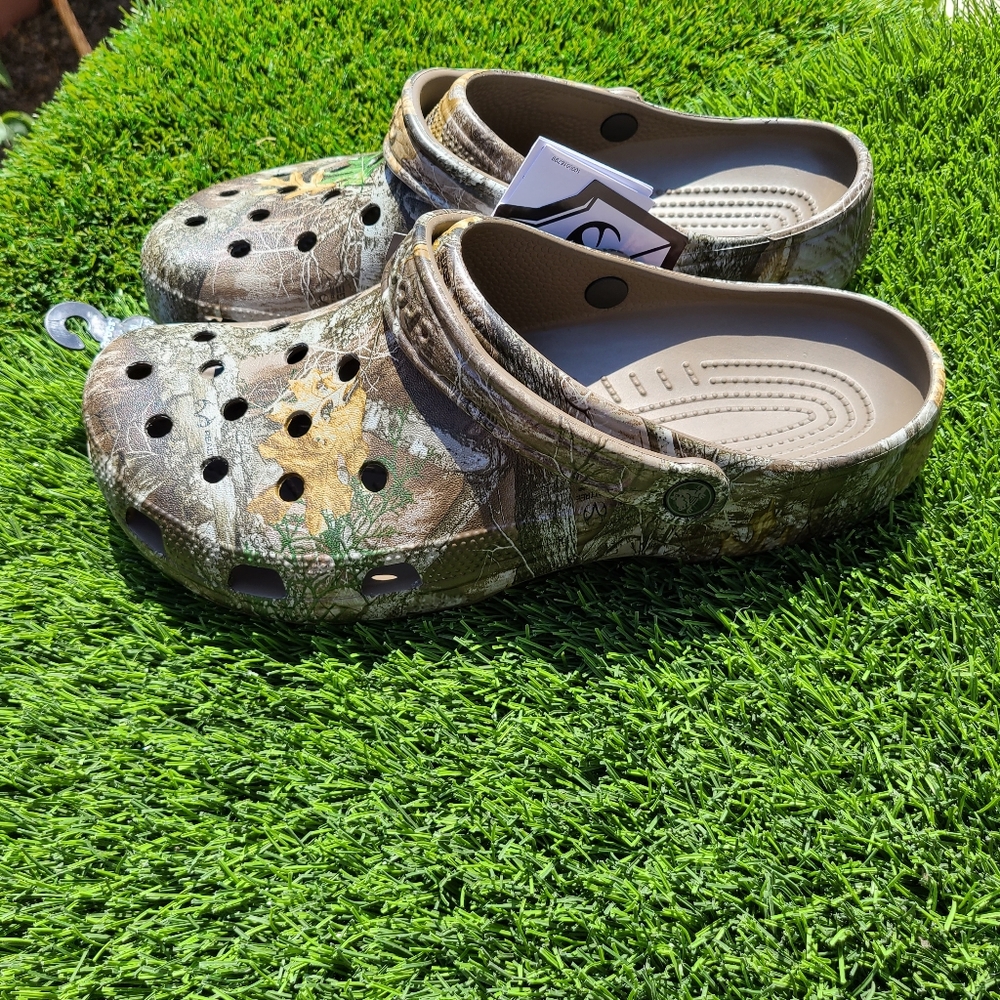 Crocs Adult Classic Realtree Edge Clogs - Picture 3 of 8